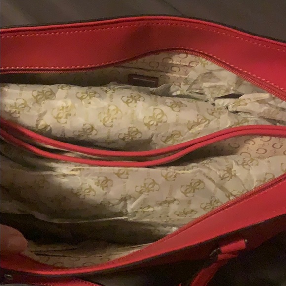 Guess Tote 👜 NWOT - Picture 2 of 4